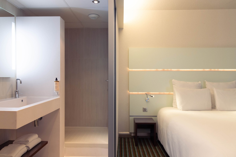 Bedroom 3, Mercure Paris Ivry Quai de Seine Hotel, Val-de-Marne