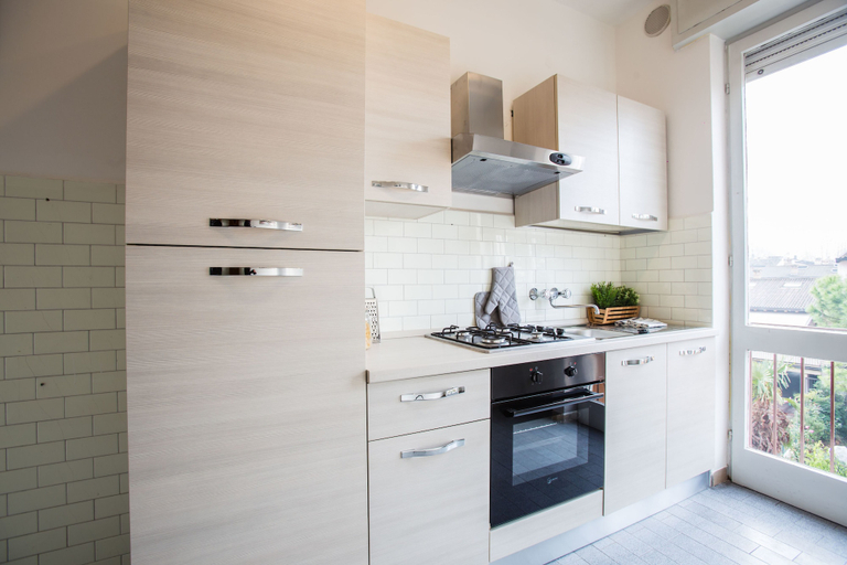 Private kitchen 2, Bright Apartments Desenzano - La Quiete Lake View, Brescia