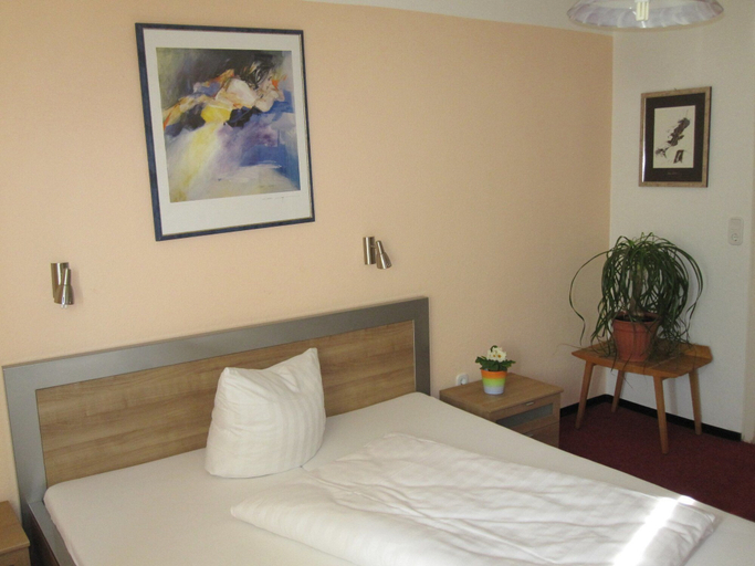 Bedroom 4, Hotel Luitpold, Landshut