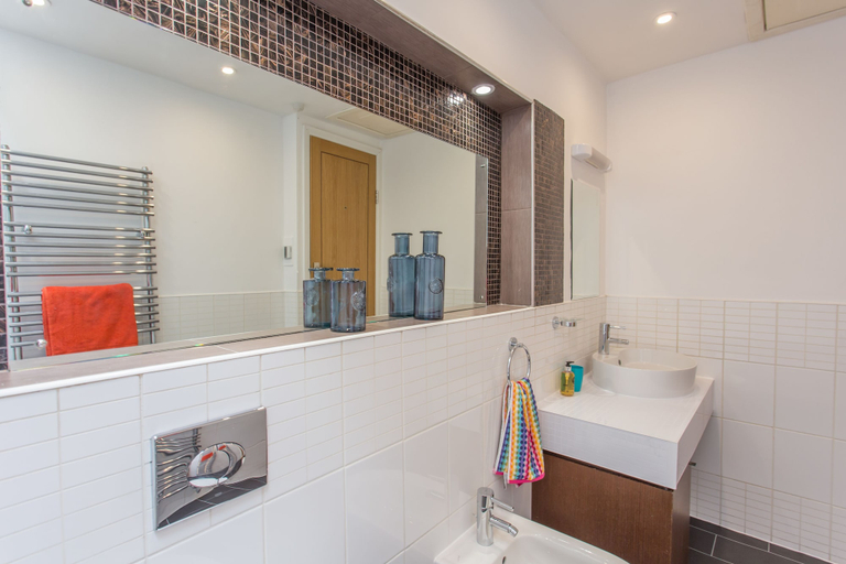 Bathroom 4, The Bullingdon Suite, Oxfordshire