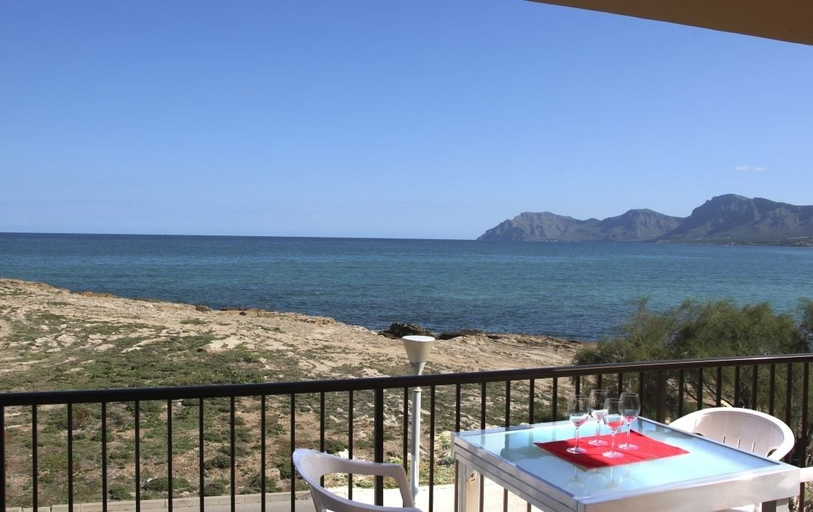 Others 5, Mallorca Beach front line house 6 pers, Baleares