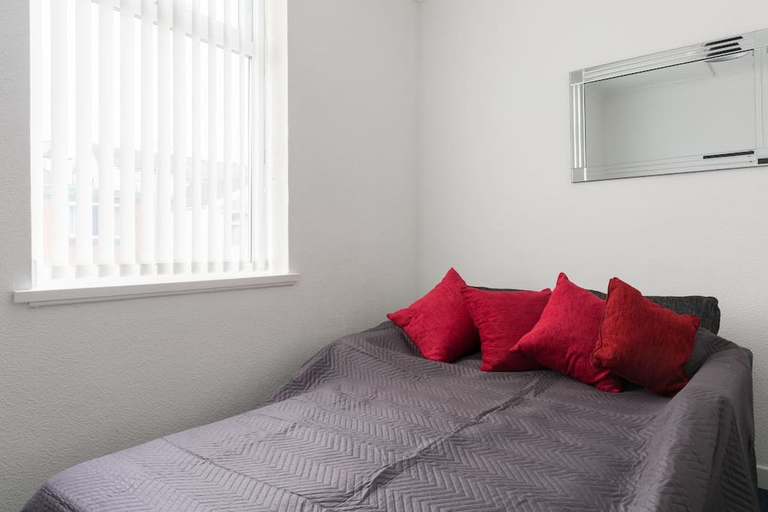 Bedroom 3, Pleasure Holiday Apartments, Blackpool