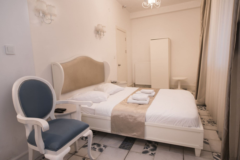 Bedroom 4, Buyukada Cankaya Hotel, Adalar
