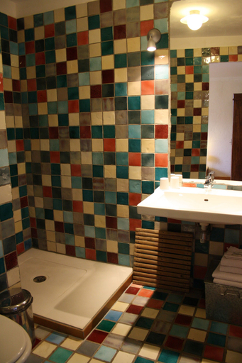 Bathroom 5, Auberge Le Tilleul, chambres d'hôtes, Gard