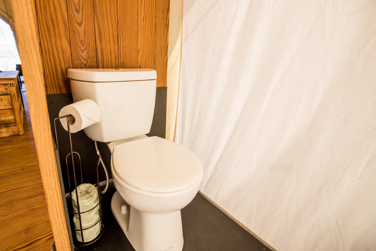 Bathroom 5, Under Canvas Mount Rushmore, Pennington