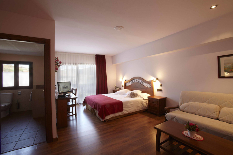 Bedroom 3, Hotel Calitxo, Girona