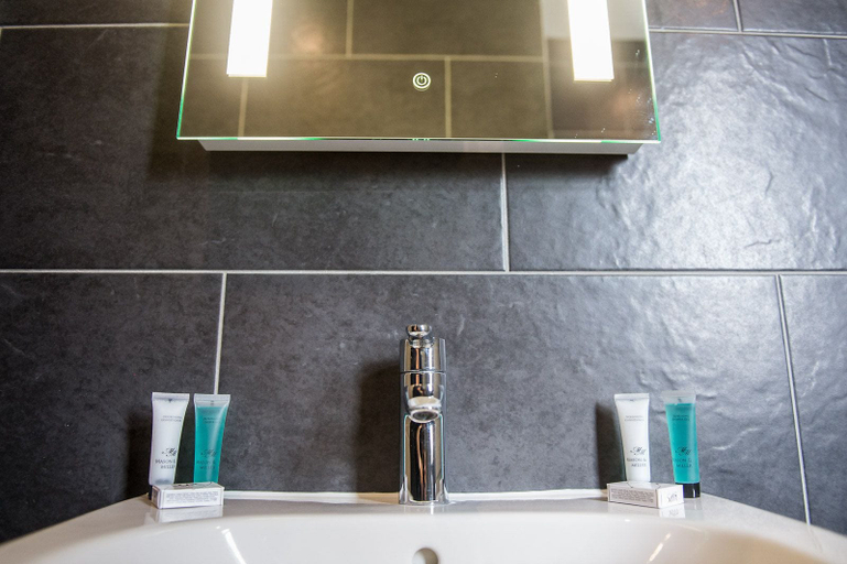 Bathroom 4, Howarth House Apartments, Lancashire