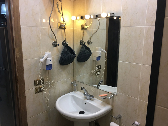 Bathroom 3, Pool View Apart At British Resort 1334, Al-Ghurdaqah