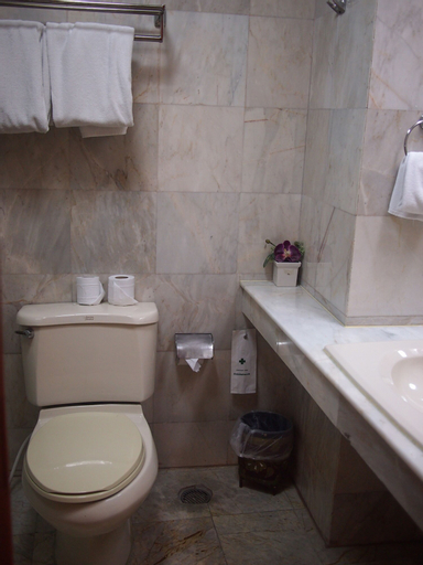 Bedroom 3, Parkway Inn, Khlong Toey