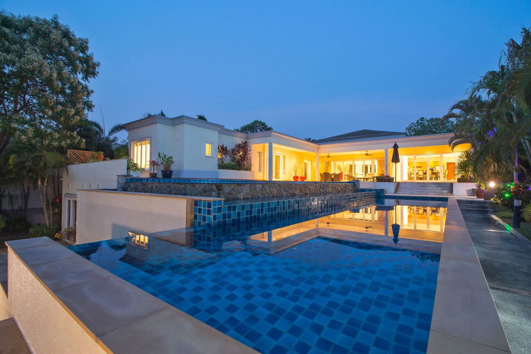 Exterior & Views 2, Pattaya Sunset Villa 4 Bedroom Sleeps 8, Pattaya