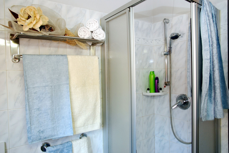 Bathroom 5, Hotel Marzia, Florence