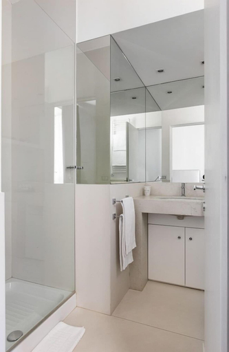 Bathroom 4, Xenia Guest House, Roma
