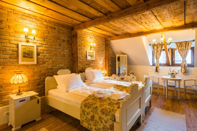 Bedroom 2, Casa Savri, Sighisoara