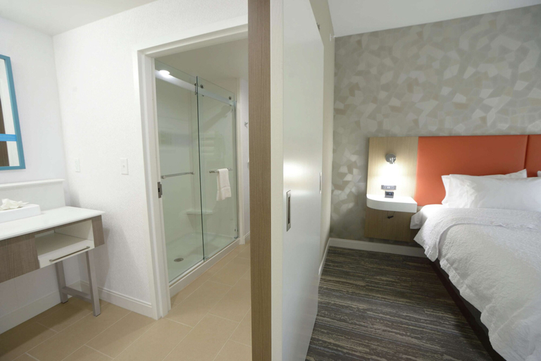 Bedroom 4, Hampton Inn & Suites Oklahoma City/Quail Springs, Oklahoma