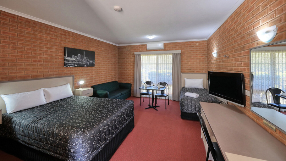 Bedroom 3, Glider City Motel Benalla, Benalla - Benalla