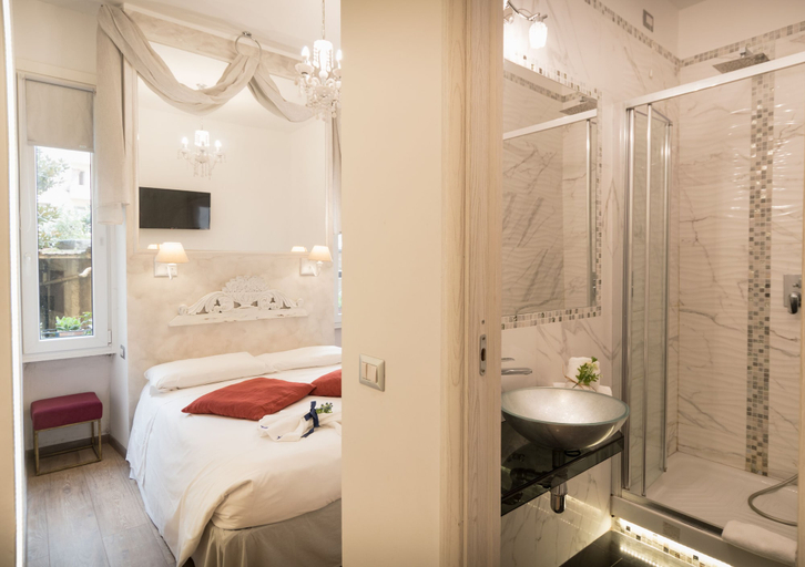 Bedroom 4, Your Vatican Suite, Rome