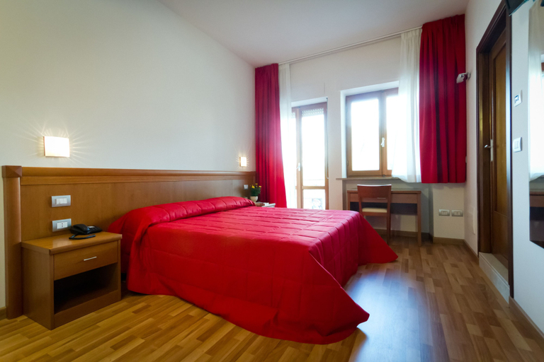 Bedroom 4, Hotel Donnini, Perugia