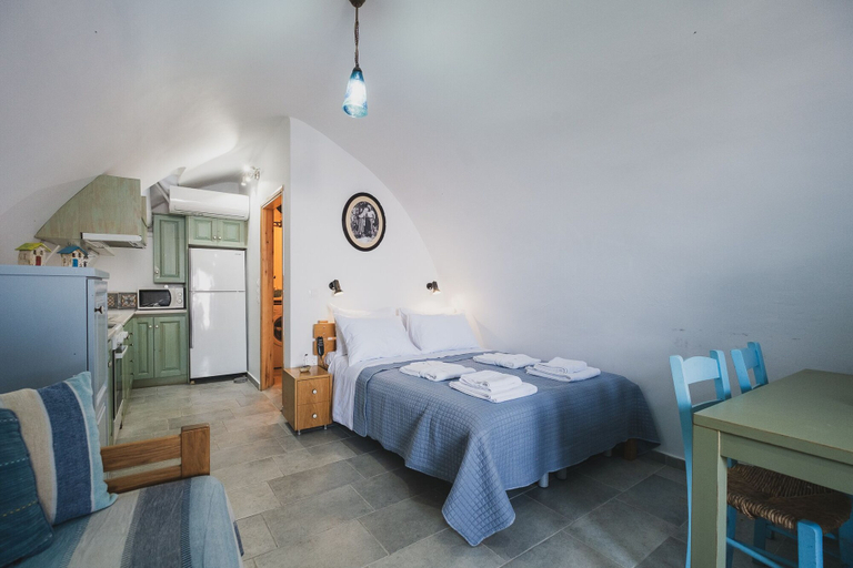 Bedroom 3, Karavos View - A Unique Artists' Hideaway Paradise, Crete