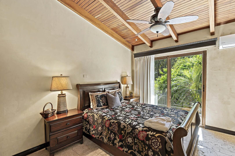 Bedroom 3, Upscale Two-Bedroom Condo in Playa Flamingo with Beautiful Oceanfront Views, Santa Cruz