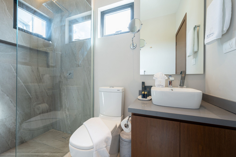 Bathroom 4, Kippal - Modern Oasis - ApartHotel, Cozumel