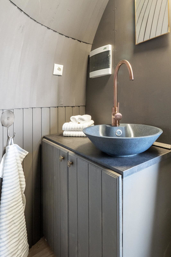 Bathroom 4, Villa Heidi, Stange