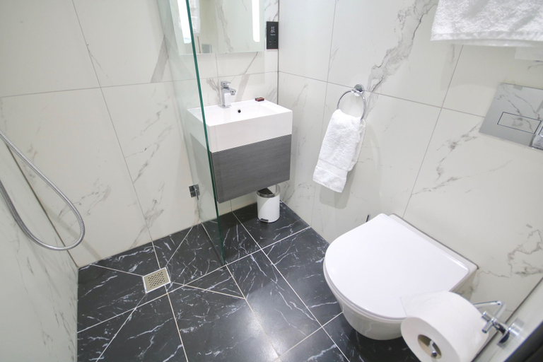 Bathroom 3, Becketts Southsea, Portsmouth