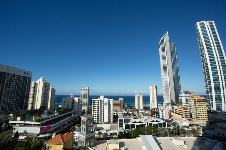 Exterior & Views 17