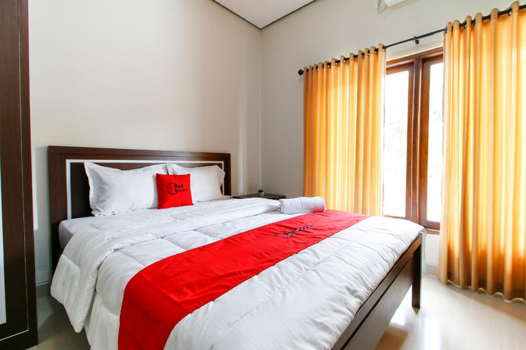 Bedroom 1, RedDoorz @ Jalan Palagan, Sleman