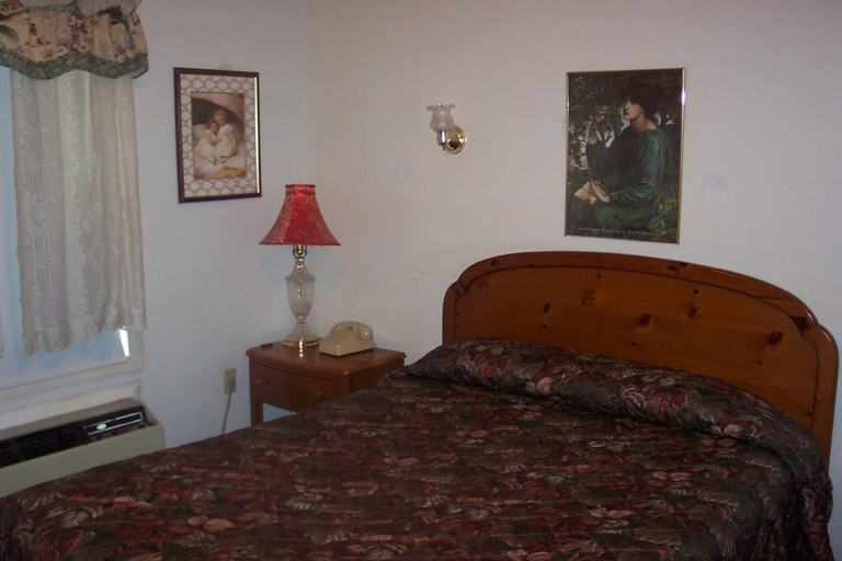 Bedroom, Budget Inn Frackville, Schuylkill