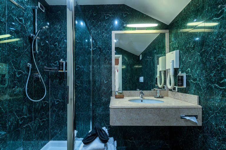 Bathroom 4, Palazzo Odoni, Venezia