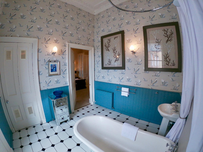 Bathroom 4, Escape To Edinburgh @ Albyn Place, Edinburgh