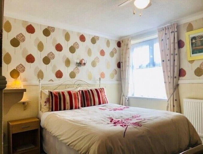 Bedroom 5, Dunromin Hotel, Blackpool