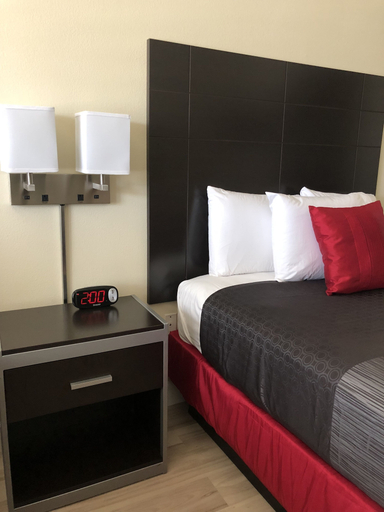 Bedroom 4, Gateway Inn & Suites San Francisco SFO Airport, San Mateo