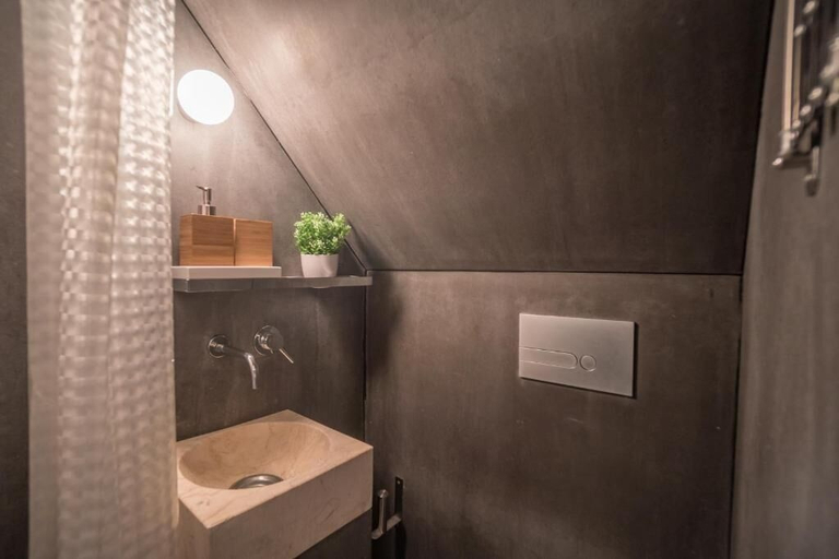 Bathroom 4, Rose 3 Studio, Lisbon
