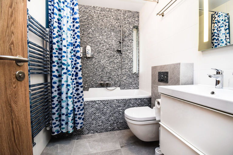 Bathroom, Apartment S48, Reykjavík
