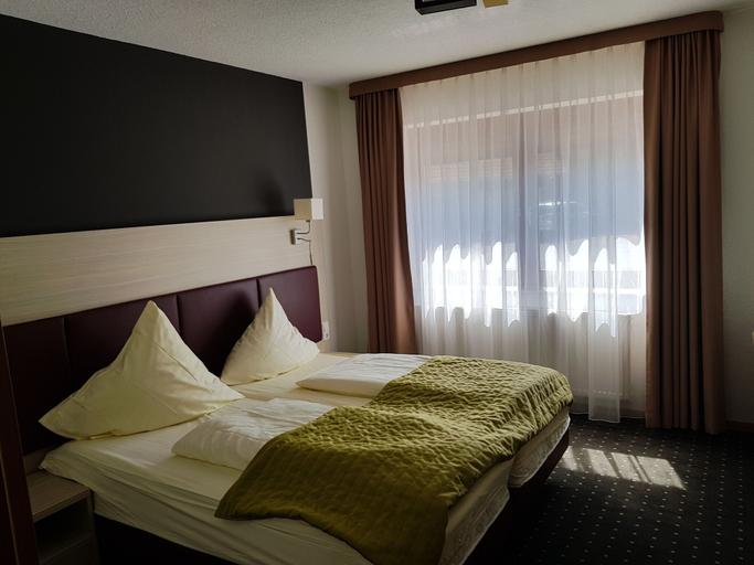 Bedroom 3, Landhotel Rhönblick, Fulda
