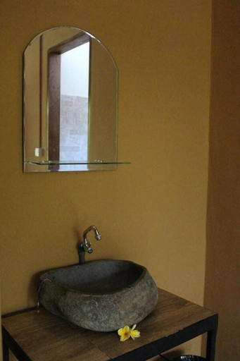 Bathroom 3, Klipes Guest House, Badung