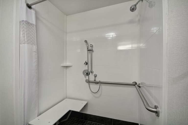 Bathroom 3, Hampton Inn Blue Ash/Cincinnati, Hamilton