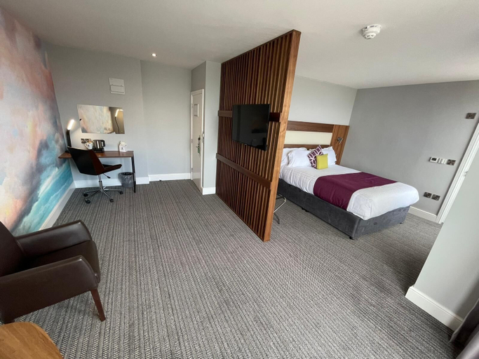 Bedroom 3, Lothersdale Hotel Morecambe by Belvilla, Lancashire