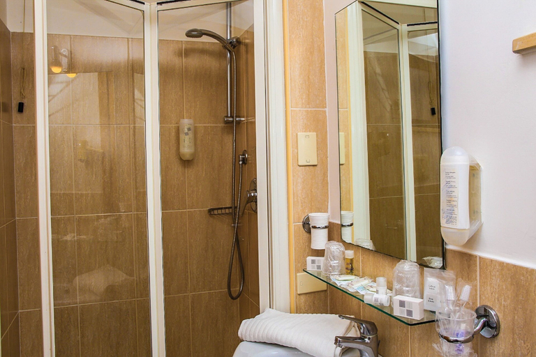 Bathroom 4, Hotel Sisto V, Roma