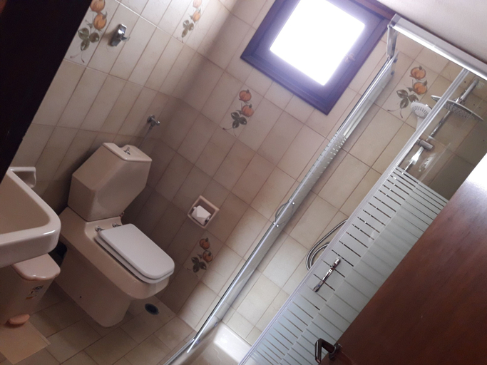 Bathroom 5, Villa Medusa, Crete