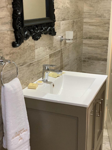 Bathroom 3, La Fiato Luxury Lodge, Capricorn