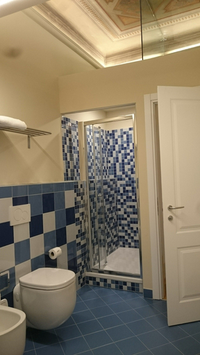 Bathroom 5, Casa Isolani Piazza Maggiore 1.0, Bologna