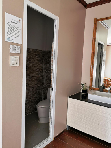 Bathroom 3, Bearlin Bungalow, Vangvieng