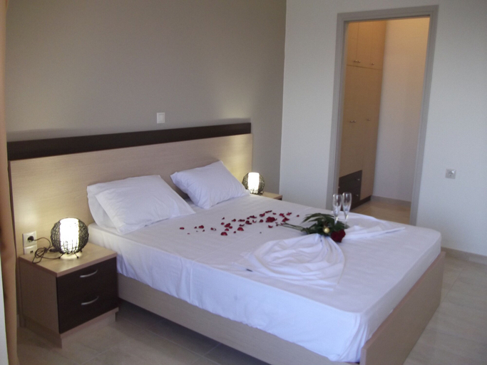Bedroom 3, Kritamos Beach Apartments, Crete