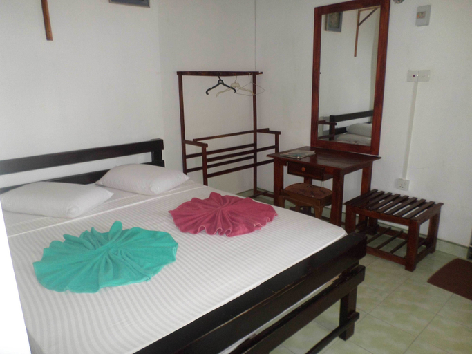 Bedroom 3, Thilaka City Hotel, N. Palatha East