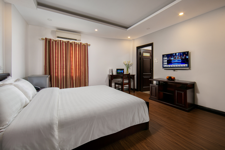 Duc Trong Hotel - Tap to explore photos
