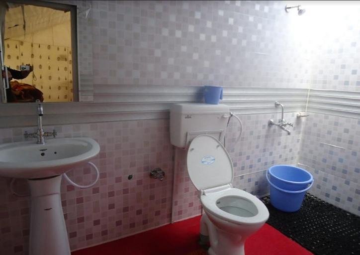 Bathroom 4, Royal Deluxe Camp, Leh
