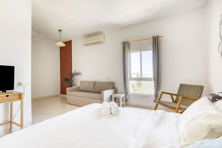 Bedroom 4, Hotel Beit Oren