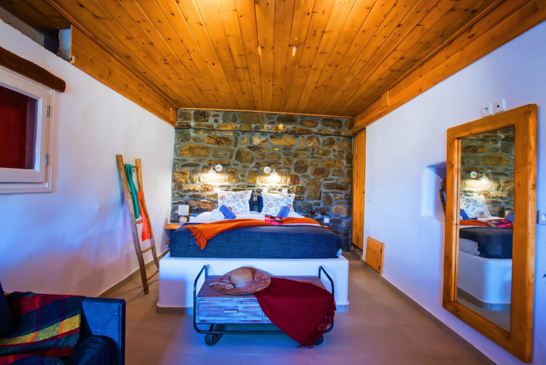 Bedroom 2, Myconian brothers, South Aegean